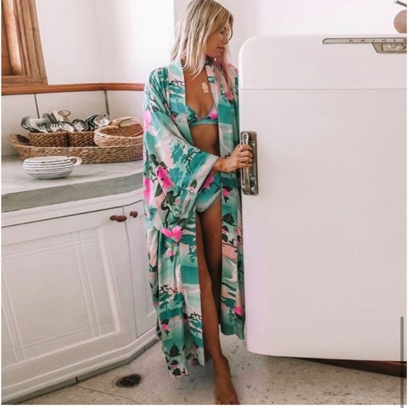 Nightingale Bohemian Gypsy Floral Moon Oversized Resort Beach Maxi Kimono - Picture 4 of 10